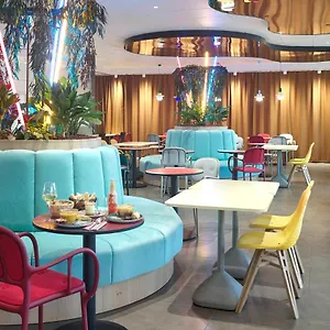 Otel 17 Batignolles
